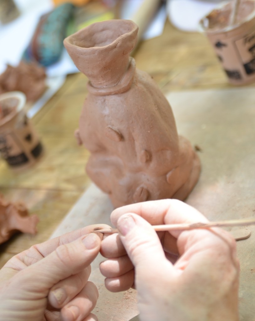 Stage modelage argile / céramique / Périgord Vert / Nontron- Brantôme- Mareuil / Dordogne